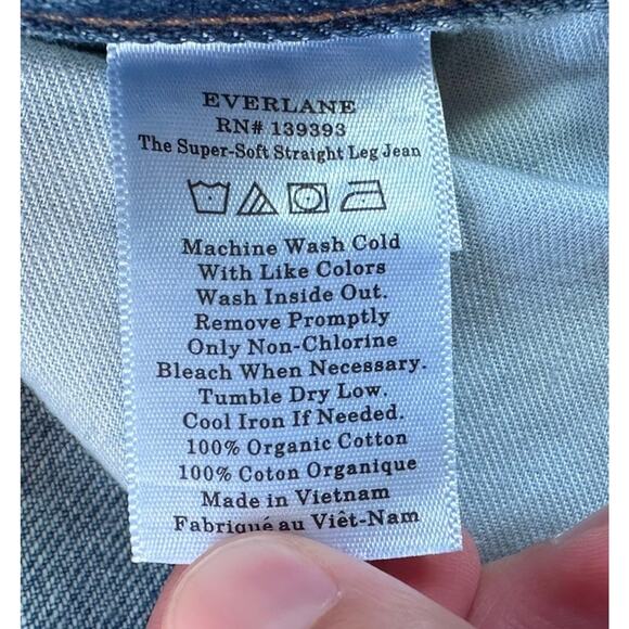 NWT Everlane Relaxed Straight Leg Jeans Size 23 Women’s Blue Super Soft - Picture 5 of 10